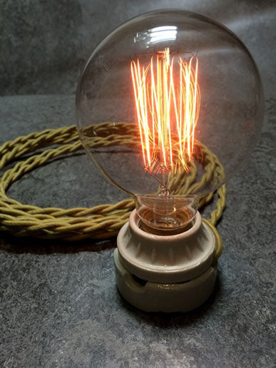 BULB: GLOBE STYLE WITH CAGE FILAMENT, 40W - 3.13" diameter, medium base, lit