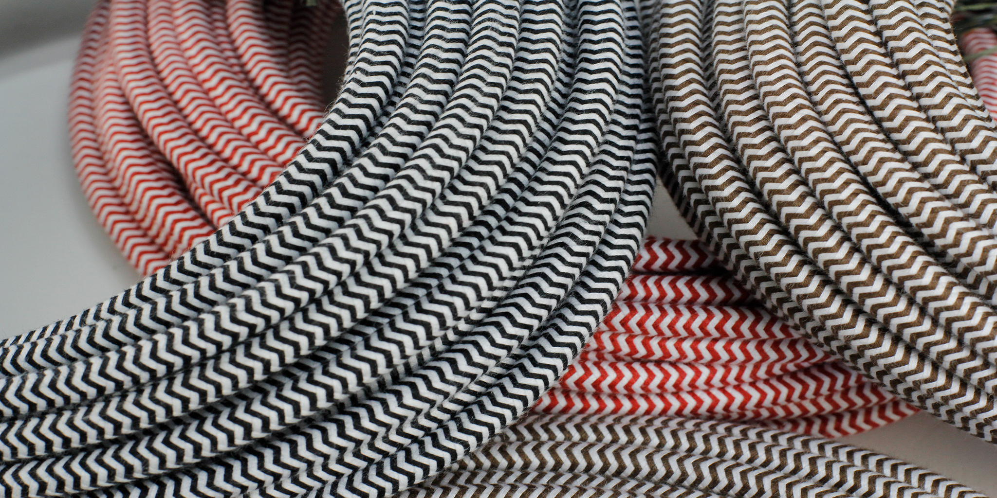 zig-zag pattern cloth-covered wire