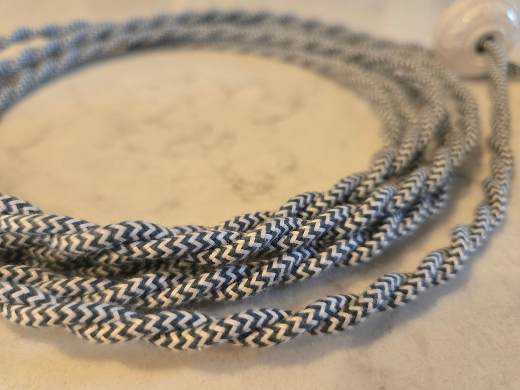 2-CONDUCTOR 20-GAUGE SLATE BLUE & WHITE ZIG ZAG COTTON TWISTED WIRE