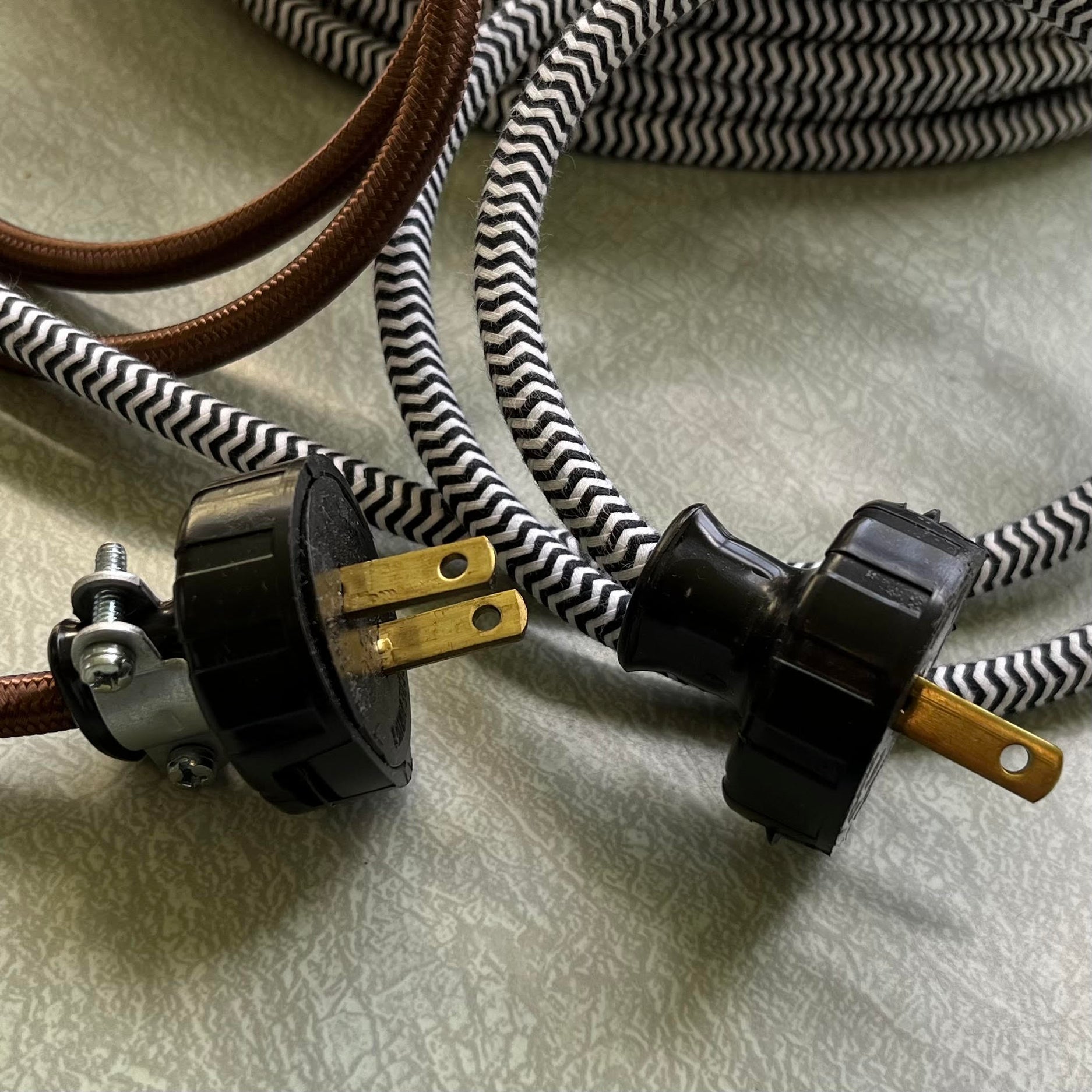 HEAVY DUTY SHALLOW PLUG WITH NECK – Sundial Wire